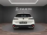Usado Peugeot 308 Allure 130 CV (95 kW) 2023 Blanco Berlina