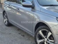Usado Peugeot 308 SW Style 120 CV (88 kW) 2019 Gris / plata Familiar