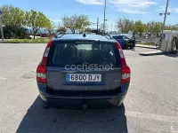 Begagnad Volvo V50 Momentum 136 HK (100 kW) 2005 Blå Kombi