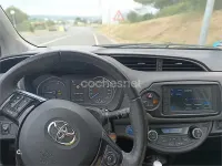Usado Toyota Yaris Hybrid 100 CV (73 kW) 2020 Blanco Berlina