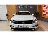 Usado VW Passat 122 CV (89 kW) 2022 Blanco Familiar