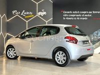 Usado Peugeot 208 Allure 100 CV (73 kW) 2015 Gris / plata Utilitario