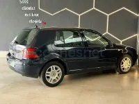 Usado VW Golf IV 110 CV (80 kW) 2001 Azul Berlina