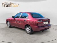Usado Chevrolet Lanos SE 86 CV (63 kW) 1998 Granate Berlina