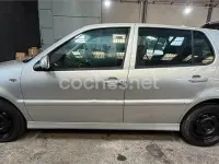 Usado VW Polo Trendline 75 CV (55 kW) 2001 Gris / plata Berlina