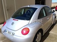 Usado VW New Beetle 102 CV (75 kW) 2000 Gris / plata Utilitario