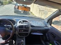 Usado Renault Clio II 60 CV (44 kW) 2000 Gris / plata Berlina