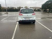 Usado Renault Scénic III 95 CV (69 kW) 2011 Blanco Monovolumen