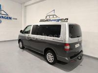 Usado VW Caravelle Comfortline 114 CV (83 kW) 2015 Gris / plata Monovolumen