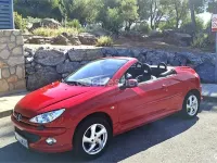 Usado Peugeot 206 CC 110 CV (80 kW) 2005 Rojo Descapotable