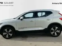 Begagnad Volvo XC40 Core 211 HK (155 kW) 2023 Vit SUV
