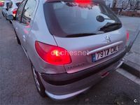 Usado Peugeot 206 75 CV (55 kW) 2003 Gris / plata Berlina