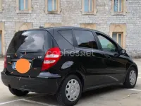 Usado Mercedes A160 Elegance 82 CV (60 kW) 2006 Negro Monovolumen