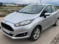 Usado Ford Fiesta Trend 82 CV (60 kW) 2017 Gris / plata Utilitario