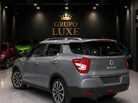 Usado SsangYong XLV 115 CV (84 kW) 2017 Gris / plata SUV