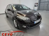 Usado Renault Mégane Expression 110 CV (80 kW) 2013 Negro Berlina