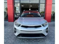 Usado Kia Stonic 84 CV (61 kW) 2023 Plateado SUV