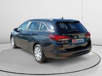 Usado Opel Astra S 110 CV (80 kW) 2020 Negro Familiar