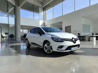Usado Renault Clio Zen 90 CV (66 kW) 2018 Blanco Familiar