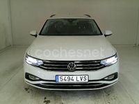Usado VW Passat Executive 150 CV (110 kW) 2022 Blanco Familiar