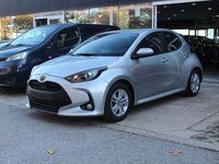 Usado Mazda 2 Center-Line 116 HP (85 kW) 2023 Cinzento Sedan