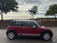 Usado Mini Cooper 115 CV (84 kW) 2001 Rojo Utilitario