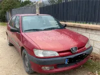 Usado Peugeot 306 Style 90 CV (66 kW) 1998 Granate Berlina