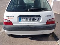 Usado Citroën Saxo 60 CV (44 kW) 2001 Blanco Utilitario