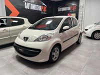 Usado Peugeot 107 54 CV (39 kW) 2008 Blanco Utilitario