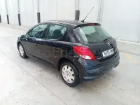 Begagnad Peugeot 207 75 HK (55 kW) 2010 Svart Sedan