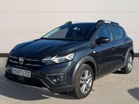 Usado Dacia Sandero Comfort 91 CV (66 kW) 2021 Gris Utilitario