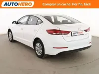 Usado Hyundai Elantra 128 CV (94 kW) 2018 Blanco Berlina