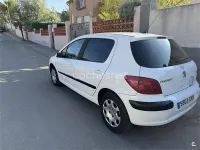 Usado Peugeot 307 90 CV (66 kW) 2003 Blanco Berlina