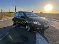 Usado VW Polo Advance 90 CV (66 kW) 2015 Negro Berlina