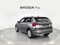 Usado Skoda Kamiq 110 CV (80 kW) 2022 Gris SUV