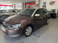 Usado Skoda Fabia Ambition 90 CV (66 kW) 2015 Marrón Berlina