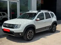 Usado Dacia Duster Lauréate 110 CV (80 kW) 2016 Blanco SUV