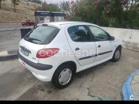 Usado Peugeot 206 75 CV (55 kW) 1999 Blanco Berlina