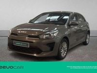 Usado Kia Rio 101 CV (74 kW) 2023 Verde Utilitario