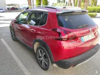 Usado Peugeot 2008 Allure 120 CV (88 kW) 2016 Rojo SUV