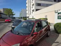 Usado Renault Scénic Privilege 105 CV (77 kW) 2008 Granate Monovolumen