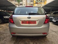Usado Kia Ceed 90 CV (66 kW) 2007 Plateado Utilitario