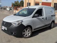 Usado Dacia Dokker Essentiel 109 CV (80 kW) 2021 Blanco Monovolumen