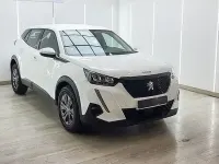 Usado Peugeot 2008 Active 100 CV (73 kW) 2023 Blanco SUV