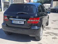 Usado Mercedes B180 109 CV (80 kW) 2011 Negro Monovolumen
