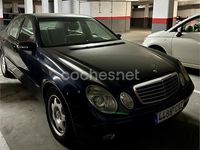 Usado Mercedes E270 Elegance 177 CV (130 kW) 2004 Azul Berlina