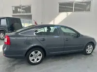 Usado Skoda Octavia Ambition 105 CV (77 kW) 2012 Gris / plata Berlina