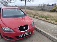 Usado Seat Leon Reference 105 CV (77 kW) 2013 Rojo Berlina