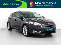 Käytetty Ford Focus Titanium 125 HP (91 kW) 2017 Harmaa Sedan