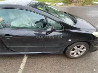 Usado Peugeot 307 CC 110 CV (80 kW) 2005 Negro Descapotable